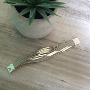 💫3/$15!💫 Wrap bracelet with magnetic clasp